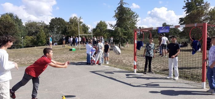 Le RUGBY dans la cour !